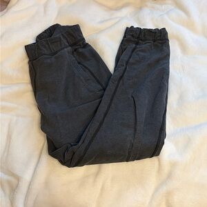 Lululemon sweatpants size 6